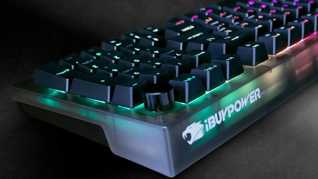 iBUYPOWER携手Redragon推出新款MK9 Pro机械键盘，采用黑色半透外壳设计