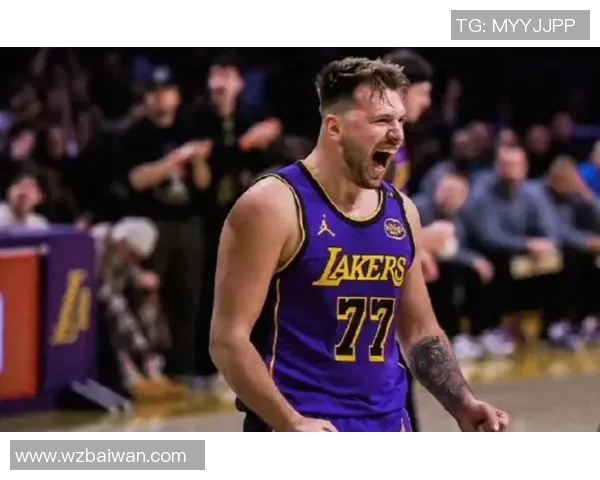 东契奇半场22分7篮板7助攻，湖人所有助攻皆来自东契奇